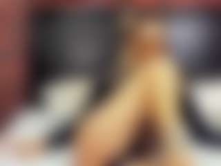 Live cam show with christynaross - Camel Toe on Camsoda