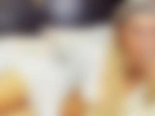 Live cam show with christynaross - Tease on AdultVida.com