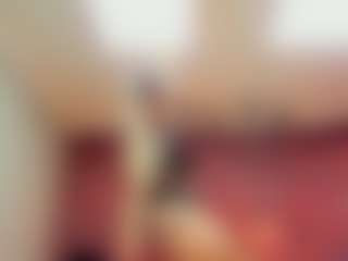 Live cam show with christynaross - Squirt on Livezox