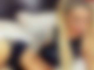 Live cam show with christynaross - Camel Toe on StripNow