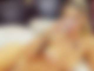 Live cam show with christynaross - Striptease on CamwithHer