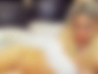 Live cam show with christynaross - Deepthroat on liverealitysex.com