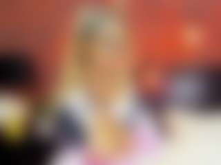 Live cam show with christynaross - Squirt on Camsoda