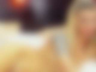 Live cam show with christynaross - Shaved Pussy on Camsoda