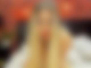 Live cam show with christynaross - Oil on Mixed Magazine Live