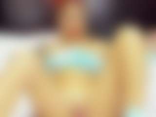 Live cam show with christynaross - Fingers on Camsoda