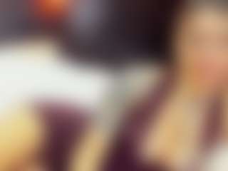 Live cam show with christynaross - Shaved Pussy Teen (18+) on xDating