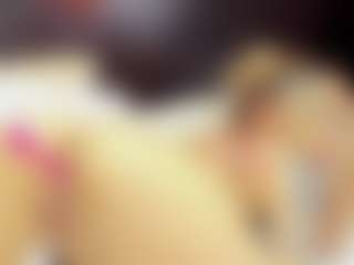 Live cam show with christynaross - Dirty Talk on Mixed Magazine Live