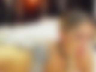 Live cam show with christynaross - Strip on WildCum