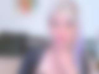 Live cam show with HoneyLara - Anal Toys on Camming Site
