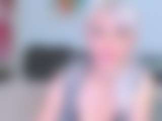 Live cam show with HoneyLara - Worship on CamwithHer