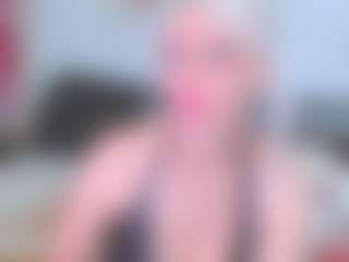 Live cam show with HoneyLara - Worship on Sweet Sext