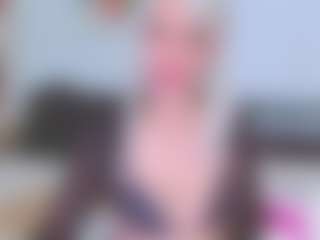 Live cam show with HoneyLara - Worship on CamwithHer