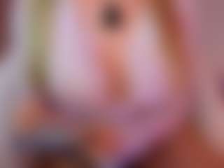Live cam show with Miss Sasha - Shaved Pussy on CamwithHer