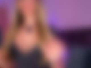 Live cam show with Miss Sasha - Bedroom Latina on Milfs Live
