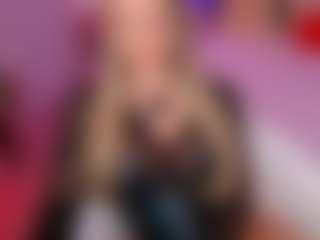 Live cam show with Miss Sasha - Blonde Hair Curvy on Soda Cam