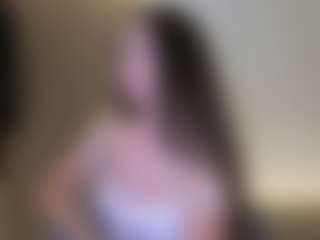 Live cam show with SweetReya - Petite on Camming Site
