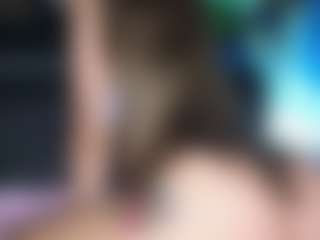Live cam show with SweetReya - Fishnets on TeamSkeetLive