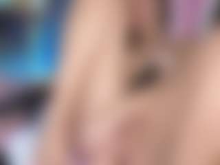 Live cam show with SweetReya - Petite on TeamSkeetLive