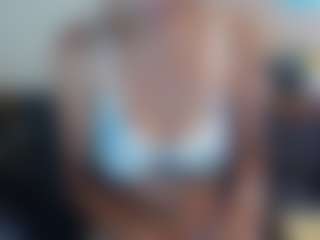 CamPrincess MILF webcam performer live streaming