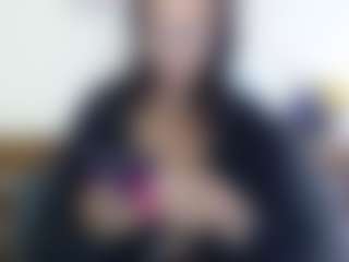Live cam show with CamPrincess - Striptease MILF on makecum.org