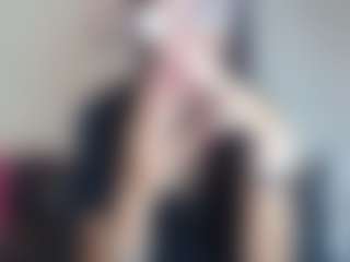 CamPrincess MILF webcam performer live streaming