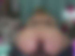 -R-A-R-E-'s Live Sex Cam Show