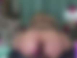 -R-A-R-E-'s Live Sex Cam Show