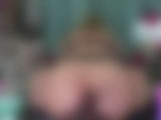 -R-A-R-E-'s Live Sex Cam Show