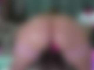 Live cam show with -R-A-R-E- - Blonde Hair on crypto-cams