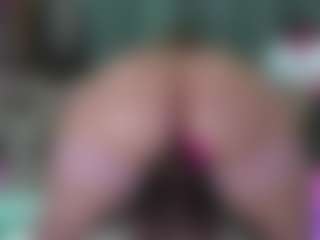 Live cam show with -R-A-R-E- - Queen on hotwifechat.live