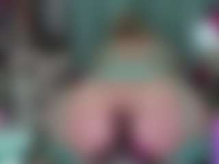 Live cam show with -R-A-R-E- - Blonde Hair on AdultVida.com
