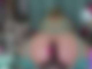 Live cam show with -R-A-R-E- - Middle Aged on luckytryst.com