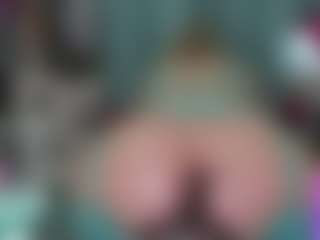 -R-A-R-E-'s Live Sex Cam Show
