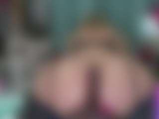-R-A-R-E-'s Live Sex Cam Show