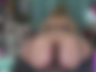 -R-A-R-E-'s Live Sex Cam Show