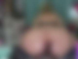 -R-A-R-E-'s Live Sex Cam Show