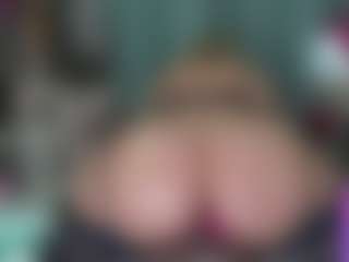 Live cam show with -R-A-R-E- - Blonde Hair on Milfs Live