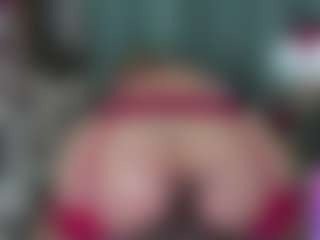 -R-A-R-E-'s Live Sex Cam Show