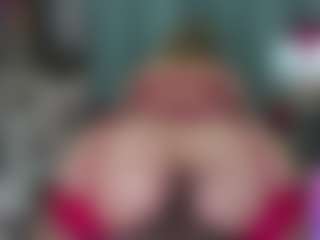 Live cam show with -R-A-R-E- - Queen on Camsoda