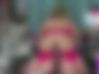-R-A-R-E-'s Live Sex Cam Show