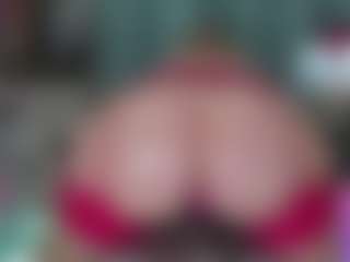 -R-A-R-E-'s Live Sex Cam Show