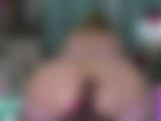 -R-A-R-E-'s Live Sex Cam Show