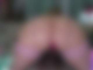 Live cam show with -R-A-R-E- - Queen on justonemore.cc