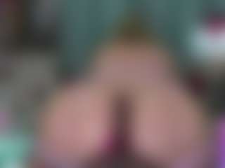 Live cam show with -R-A-R-E- - Underwear on eurowanks.com
