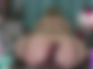 Live cam show with -R-A-R-E- - Average on Camsoda