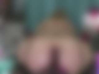 -R-A-R-E-'s Live Sex Cam Show