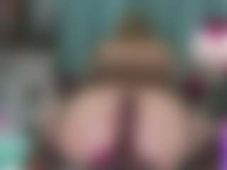 -R-A-R-E-'s Live Sex Cam Show
