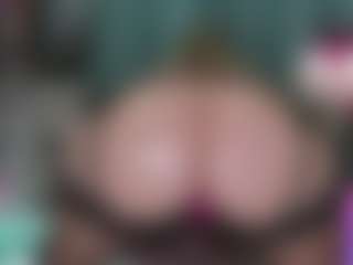 -R-A-R-E-'s Live Sex Cam Show