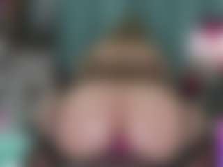 -R-A-R-E-'s Live Sex Cam Show